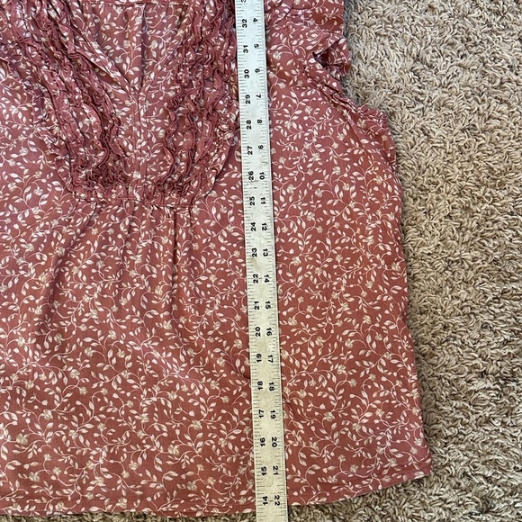 Old Navy Boho Mauve Floral V-Neck Flutter Sleeve Top with Ruffle Details Sz XS - Picture 12 of 12